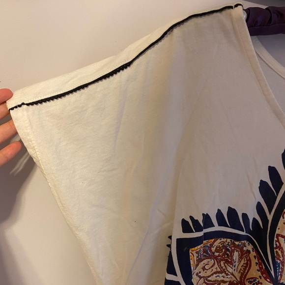 Hand Crafted Tee - Flower Design - Picture 3 of 5